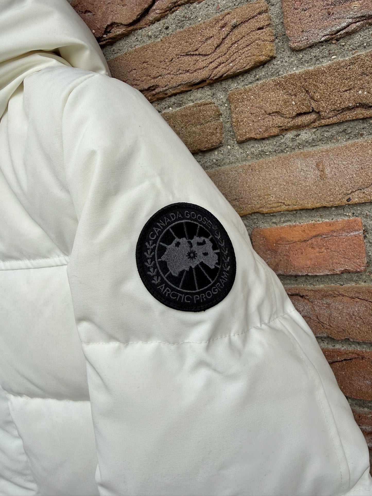 Canada Goose MacMillan Parka - M