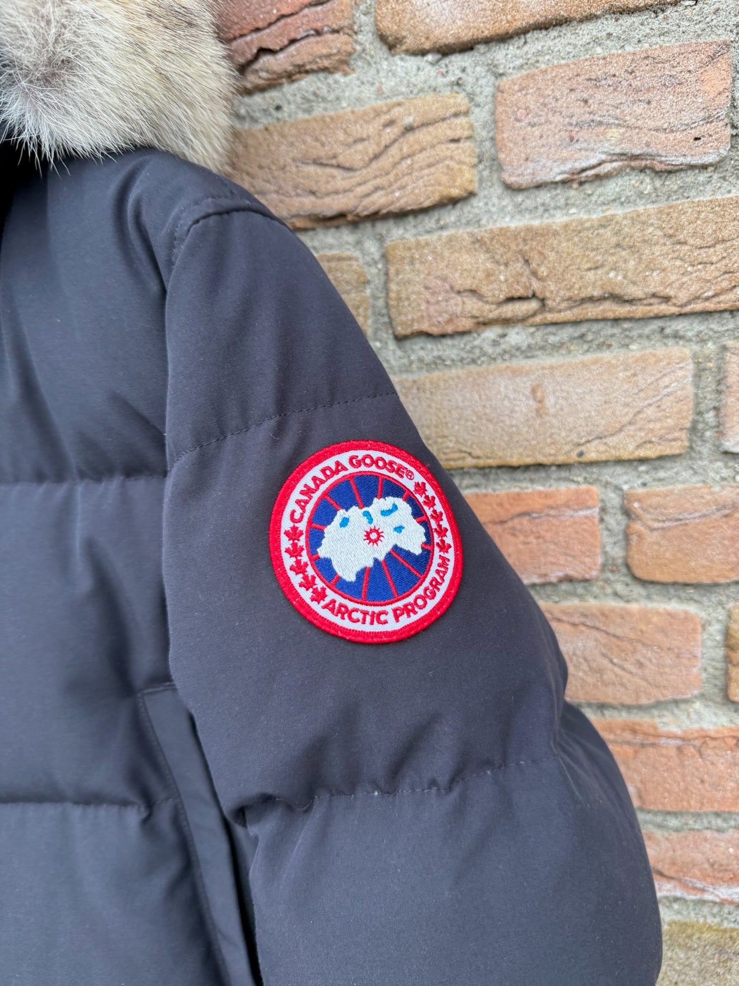 Canada Goose Wyndham Parka - M