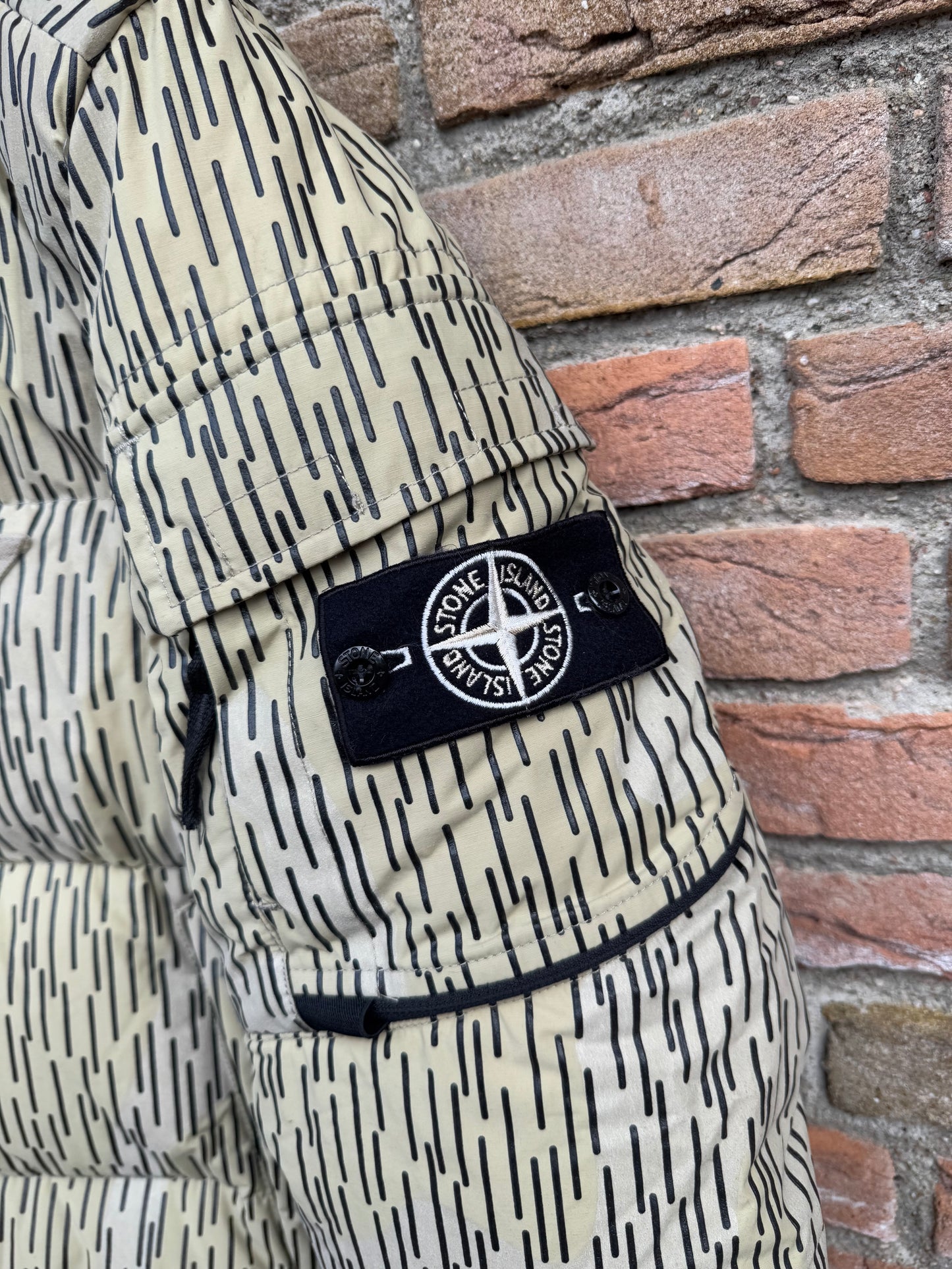 Stone Island Naslan Light Watro Camo Reflective Down Jacket - S