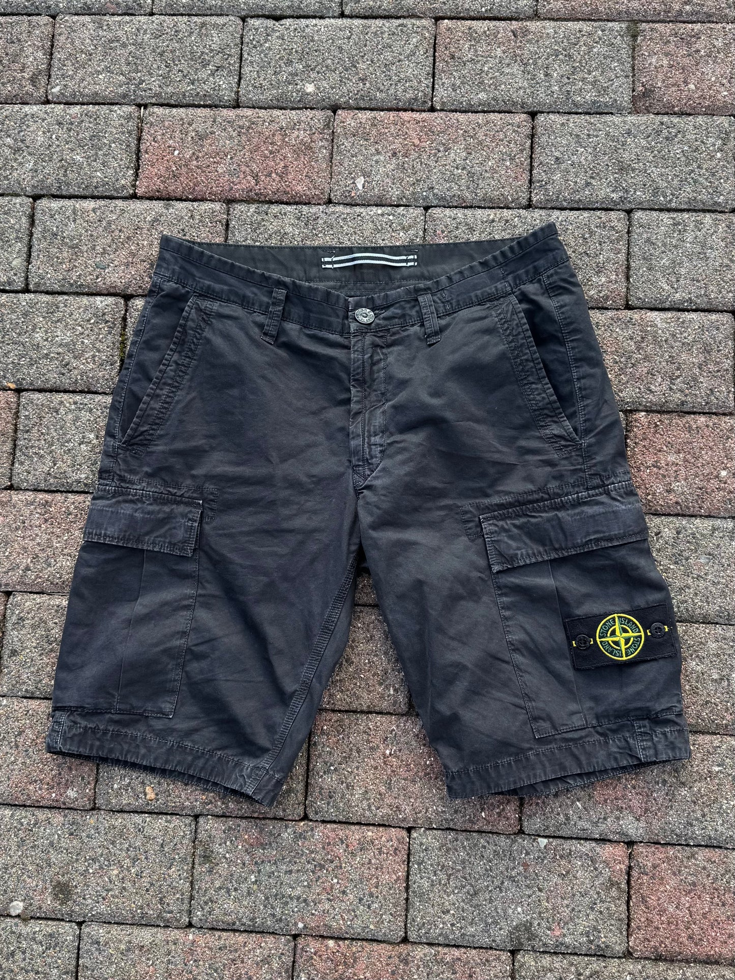Stone Island Cargo Shorts - W31