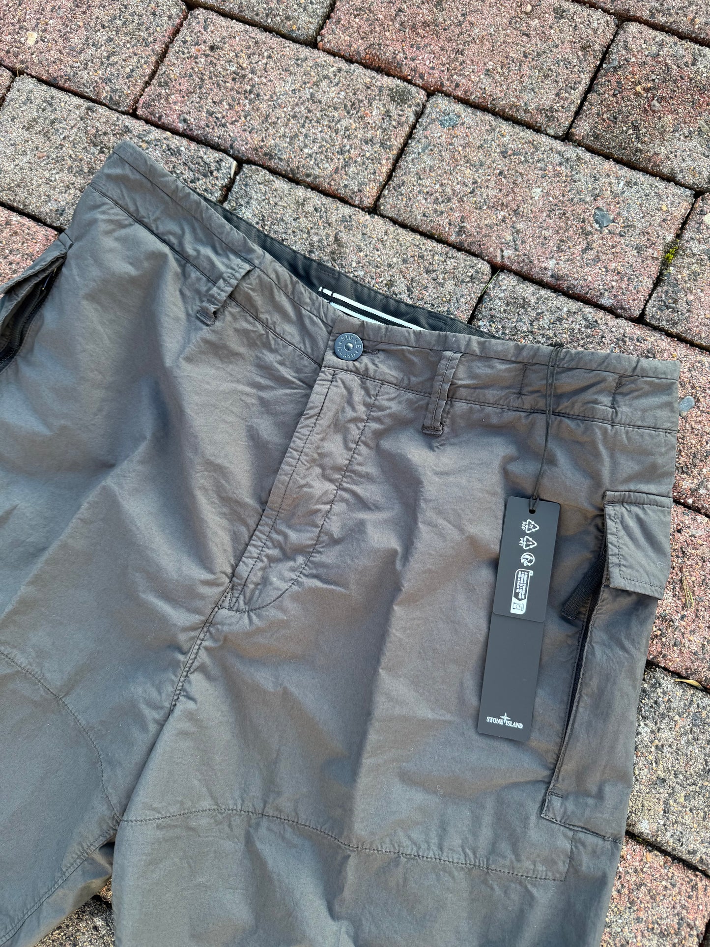 Stone Island Cargo Shorts - W32