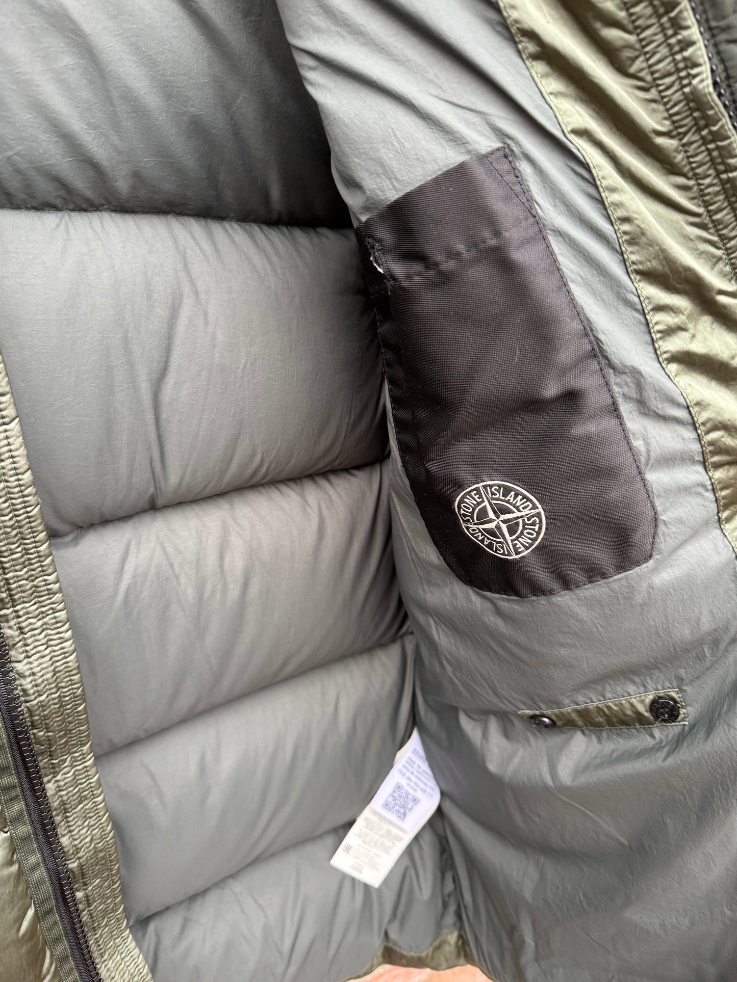 Stone Island Nylon Raso Daunenjacke - L