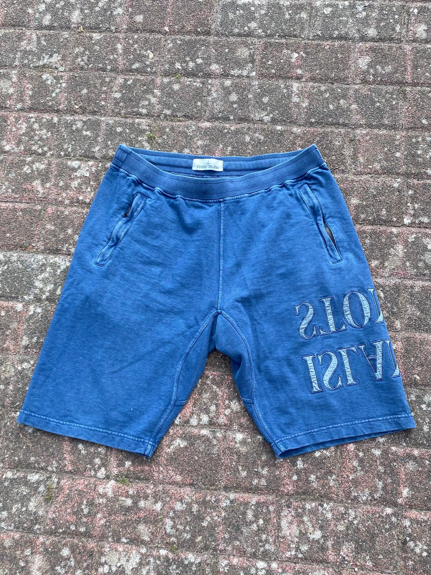 Stone Island Shorts - L