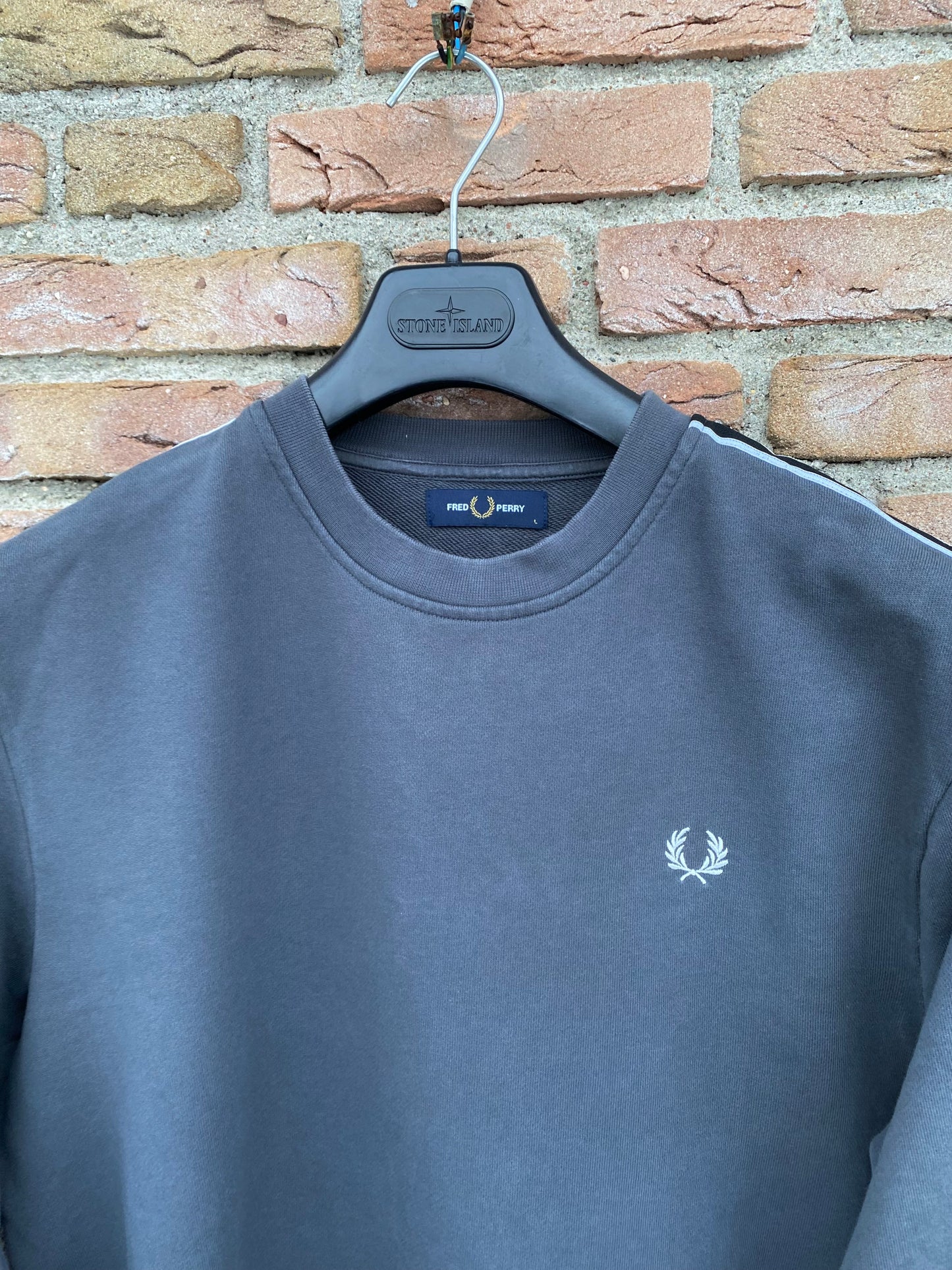 Fred Perry Sweatshirt - L