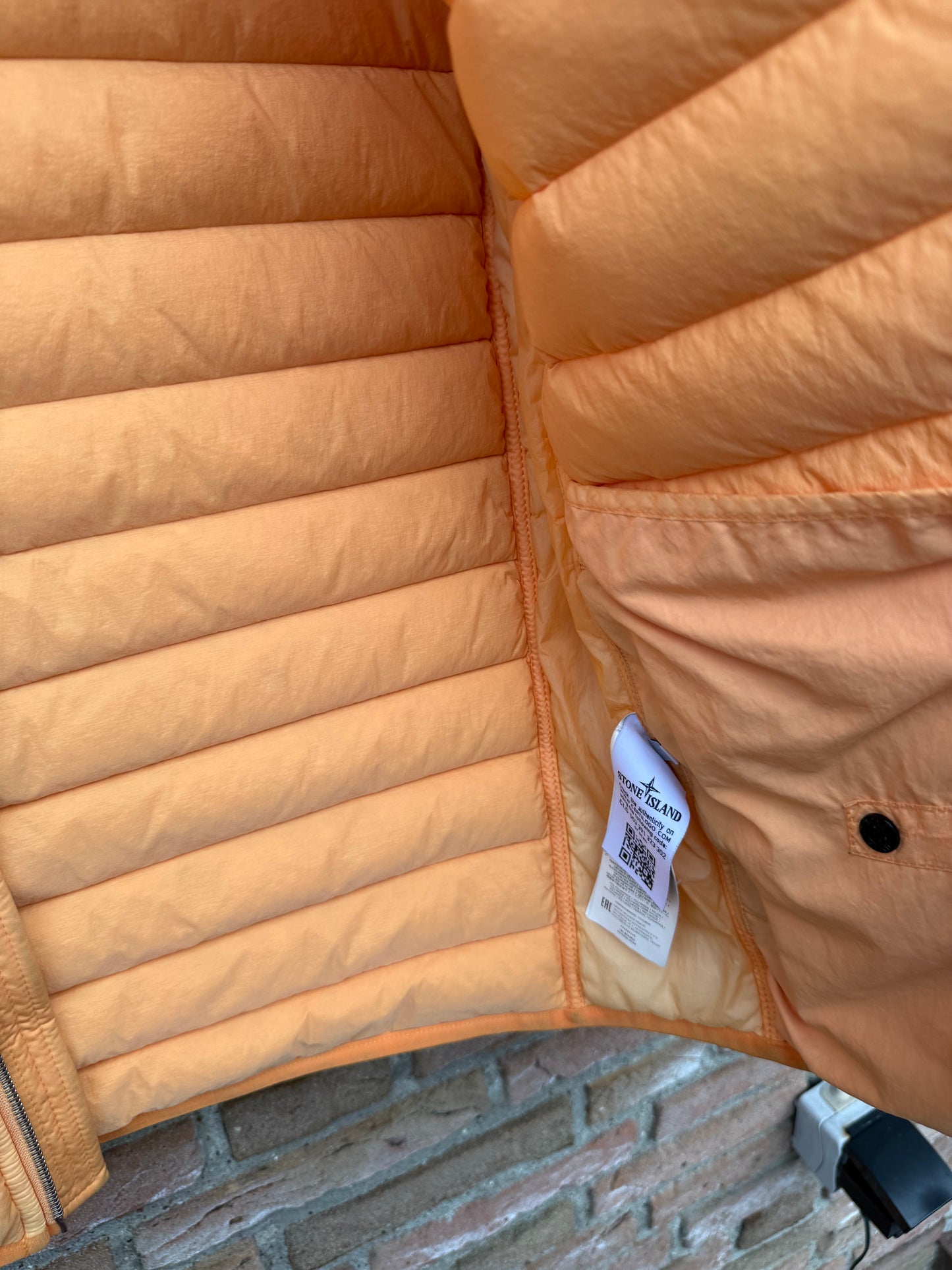 Stone Island Loom Woven Down Chambers Stretch Nylon-TC Jacket - M