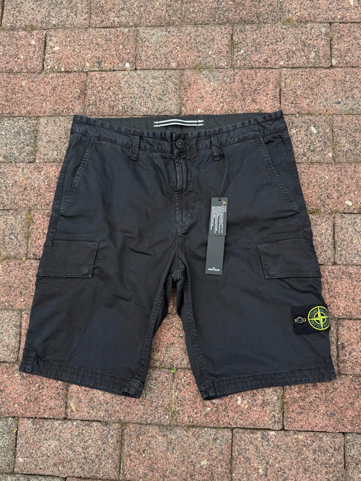 Stone Island Cargo Shorts - W32