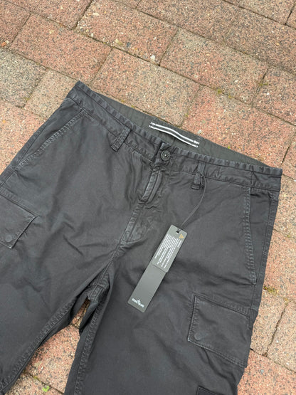 Stone Island Cargo Shorts - W32