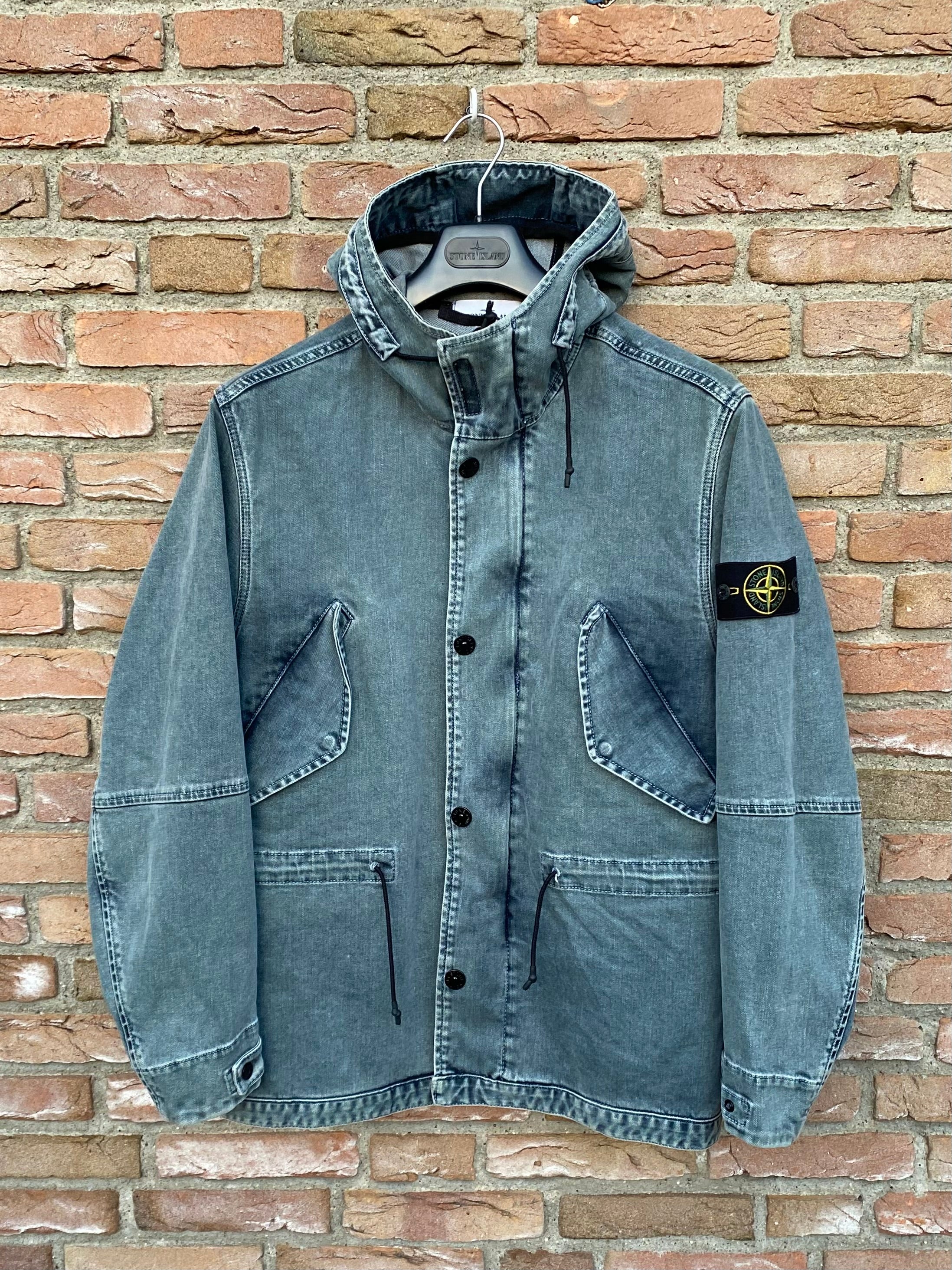 ジャケット・アウター Stone  FORM RESIN TREATED DENIM XL Stone Island 2018 Foam Resin Treated Denim Parka Jacket - Large