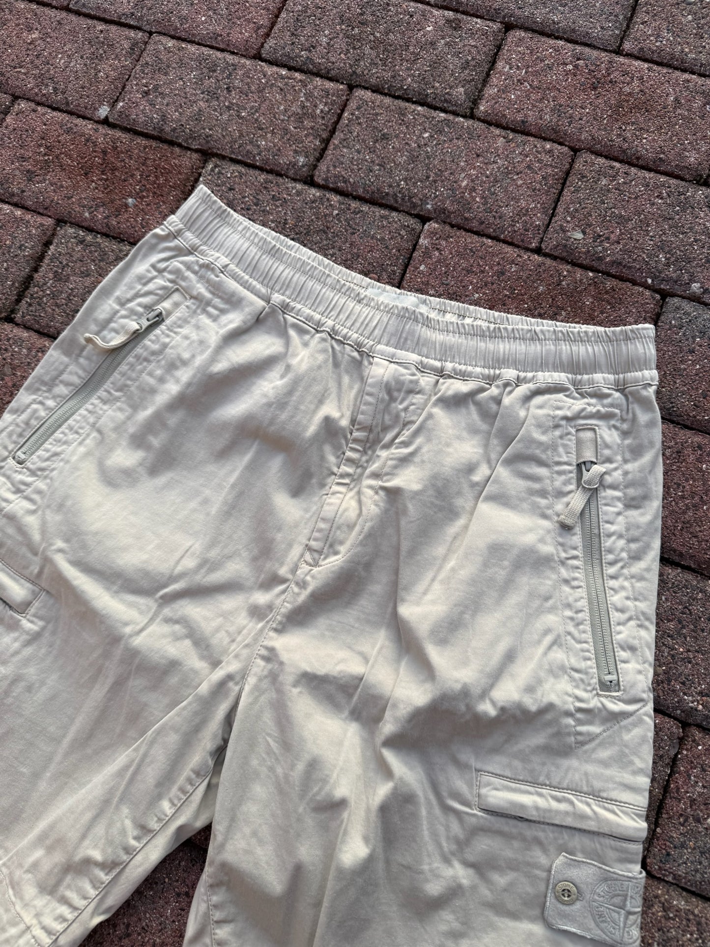 Stone Island Ghost Cargo Shorts - W32