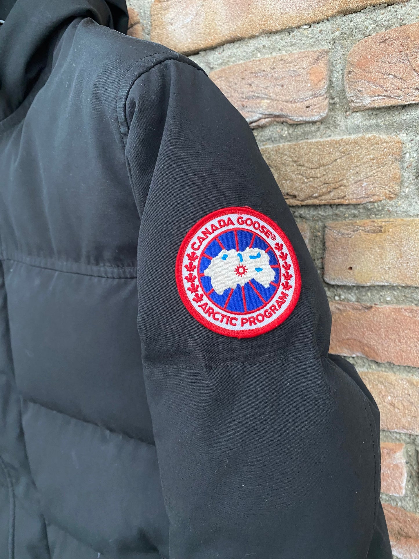 Canada Goose MacMillan Parka - M