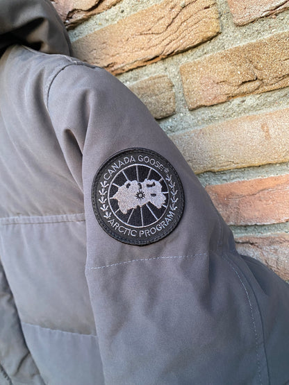 Canada Goose MacMillan Parka - M