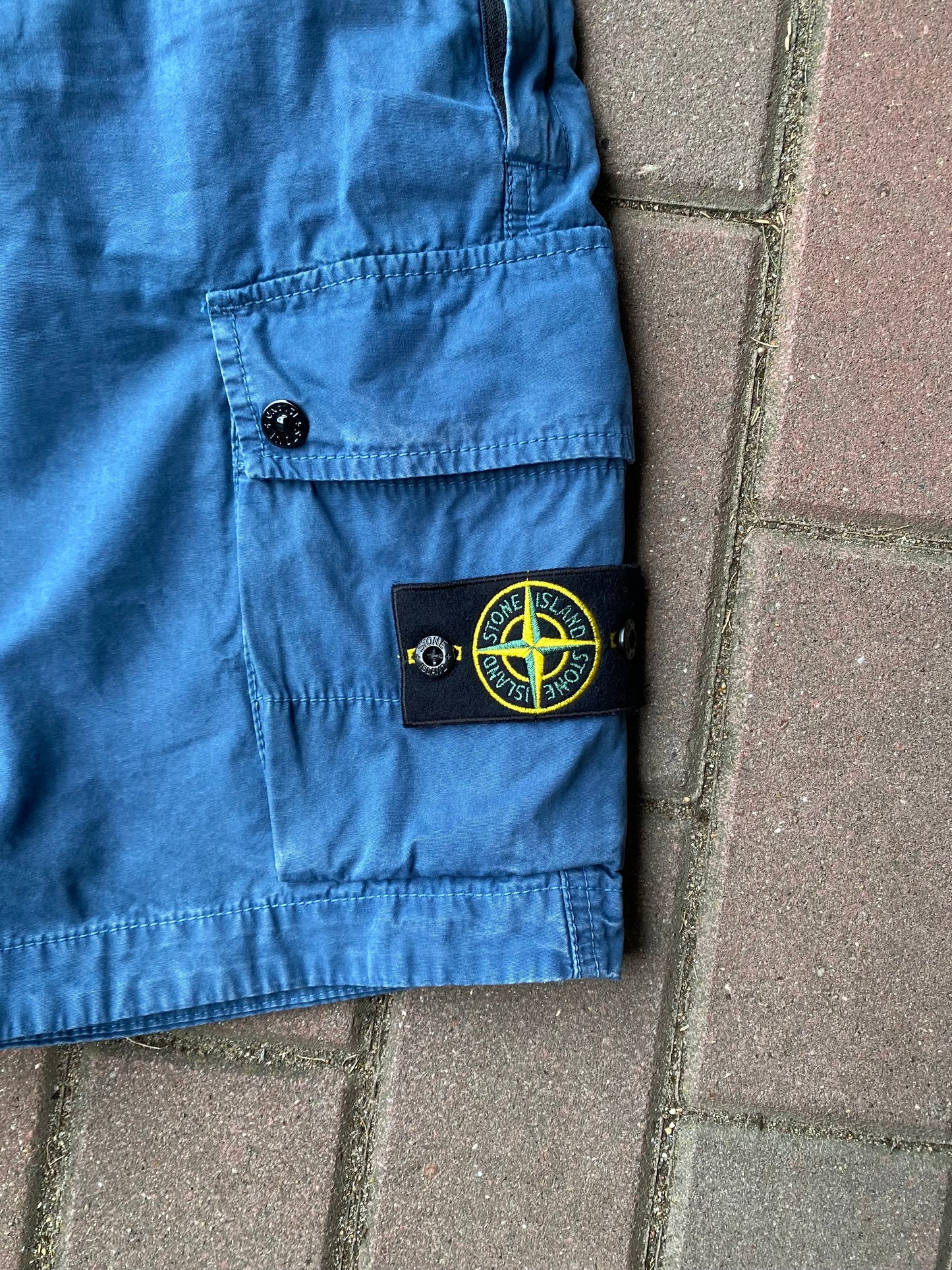 Stone Island Cargo Shorts - W32