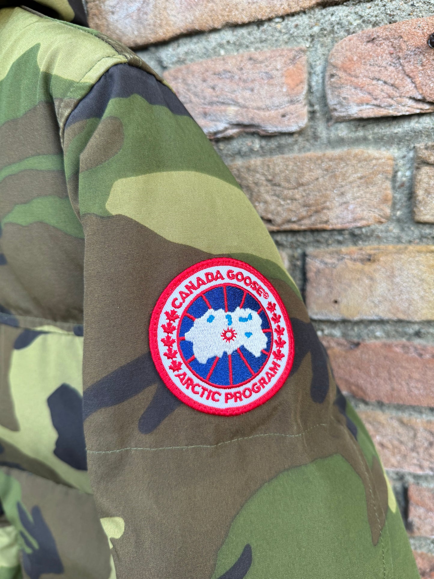 Canada Goose MacMillan Parka - M