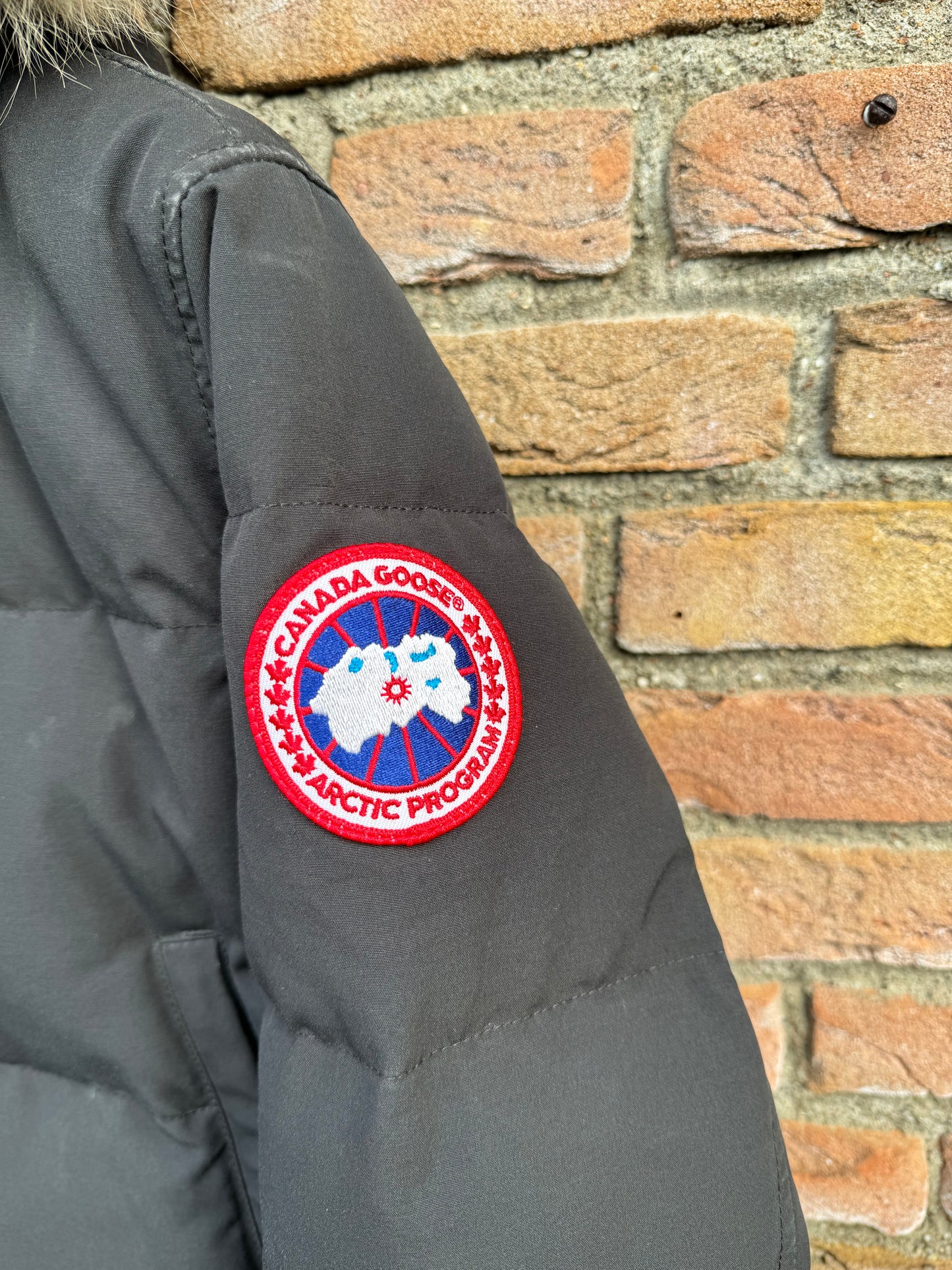 Canada Goose Wyndham Parka - L