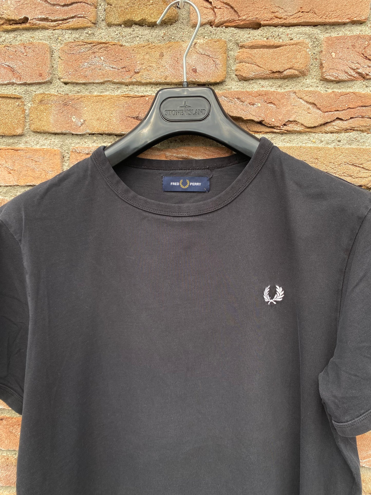 Fred Perry T-Shirt - L