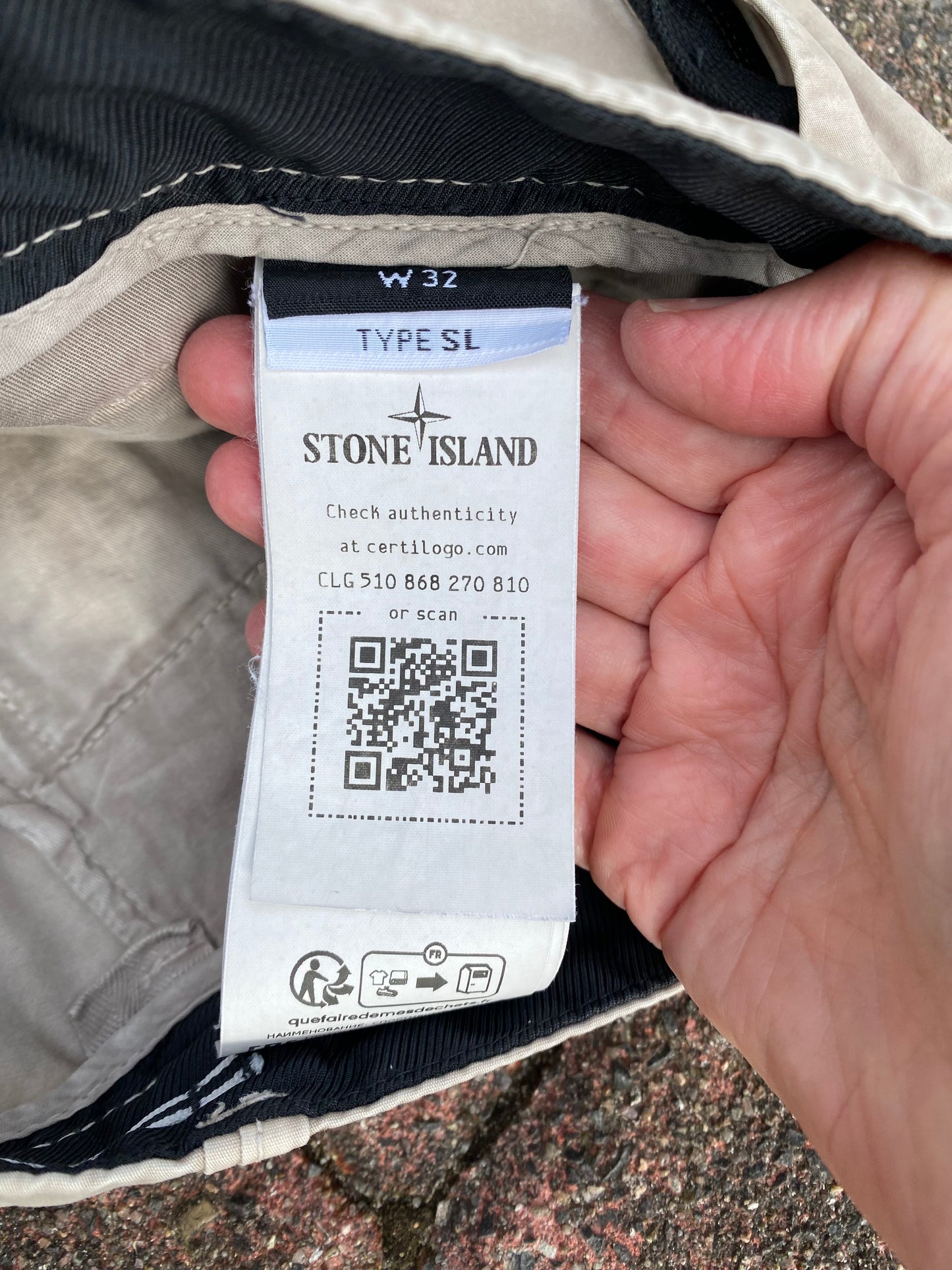 Stone Island Cargo Shorts - W32