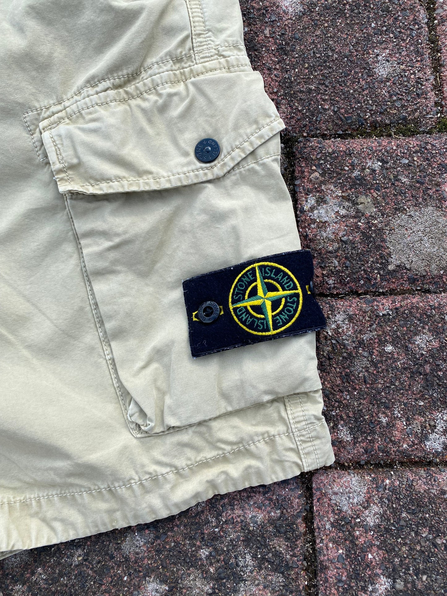 Stone Island Cargo Shorts - W30