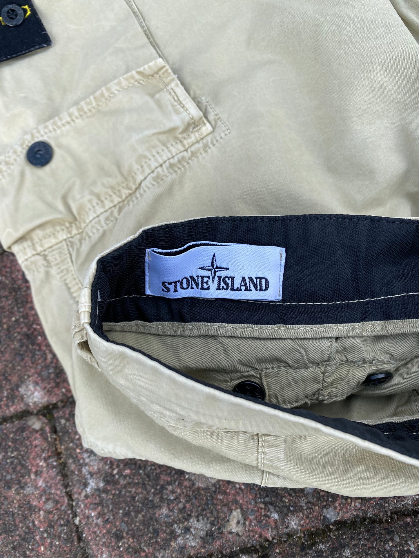 Stone Island Cargo Shorts - W30