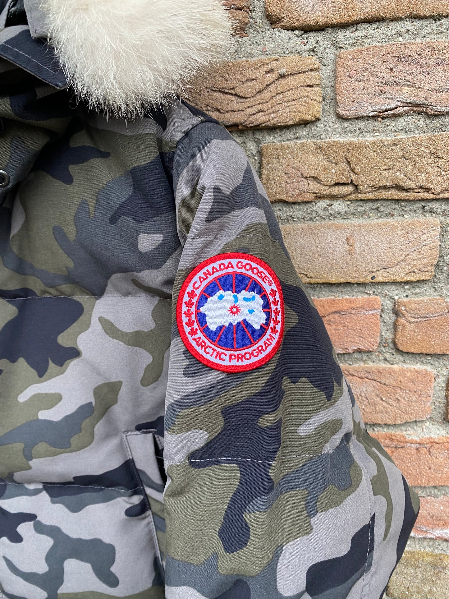 Canada Goose Wyndham Parka - L