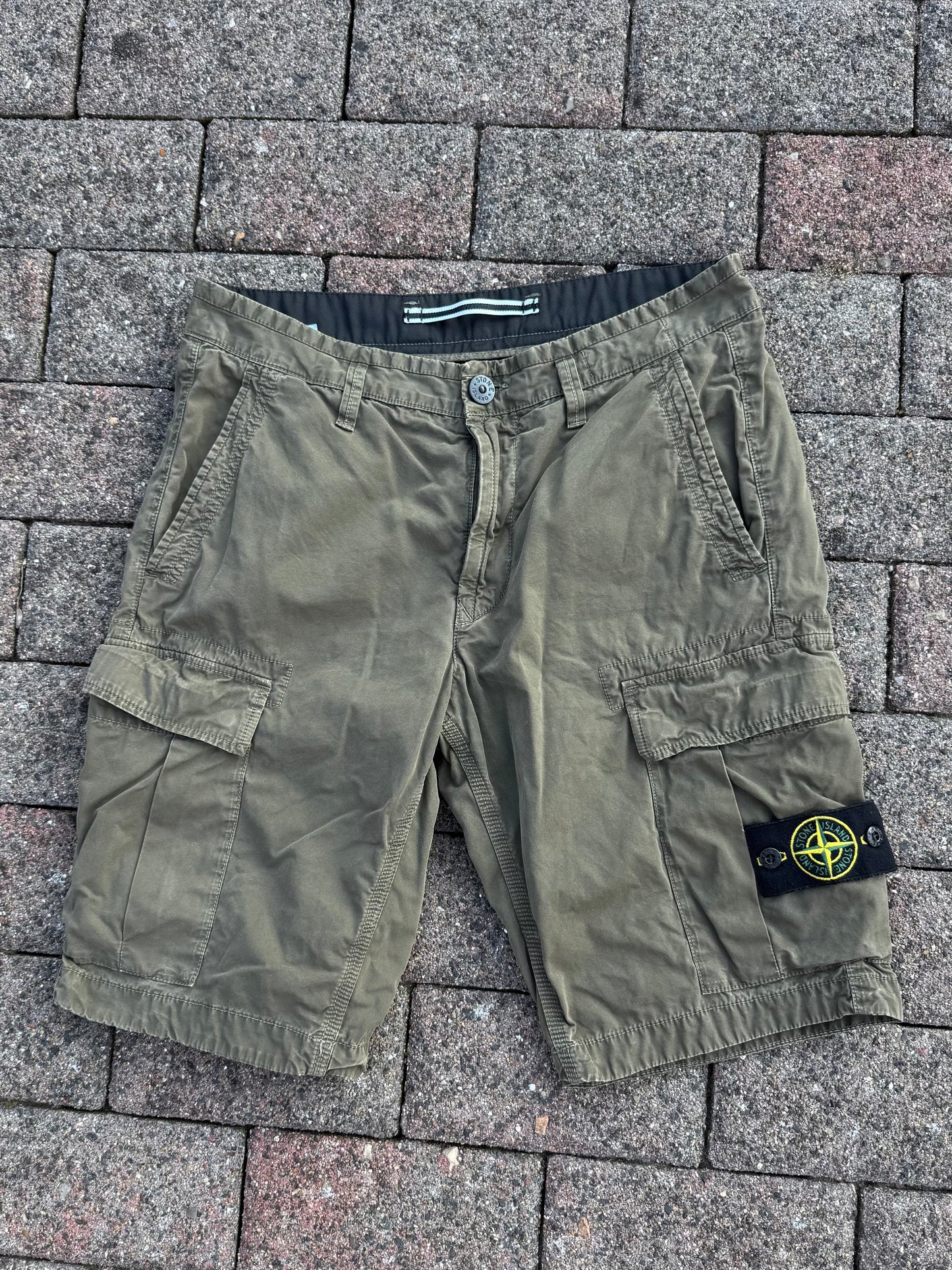 Stone Island Cargo Shorts - W30