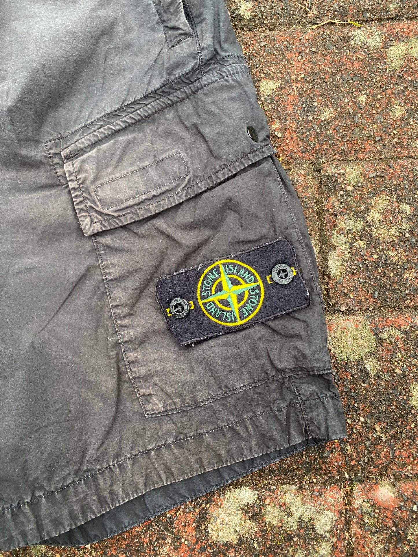 Stone Island Cargo Shorts - W30