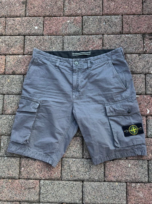 Stone Island Cargo Shorts - W33