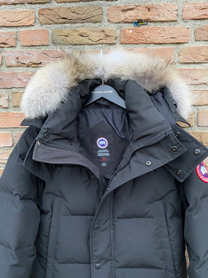 Canada Goose Wyndham Parka - M