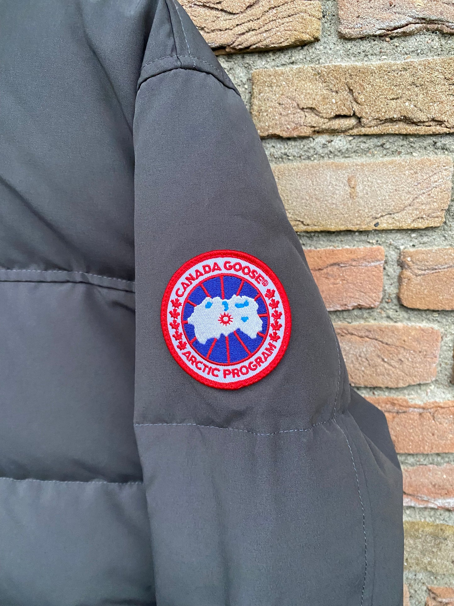 Canada Goose MacMillan Parka - L