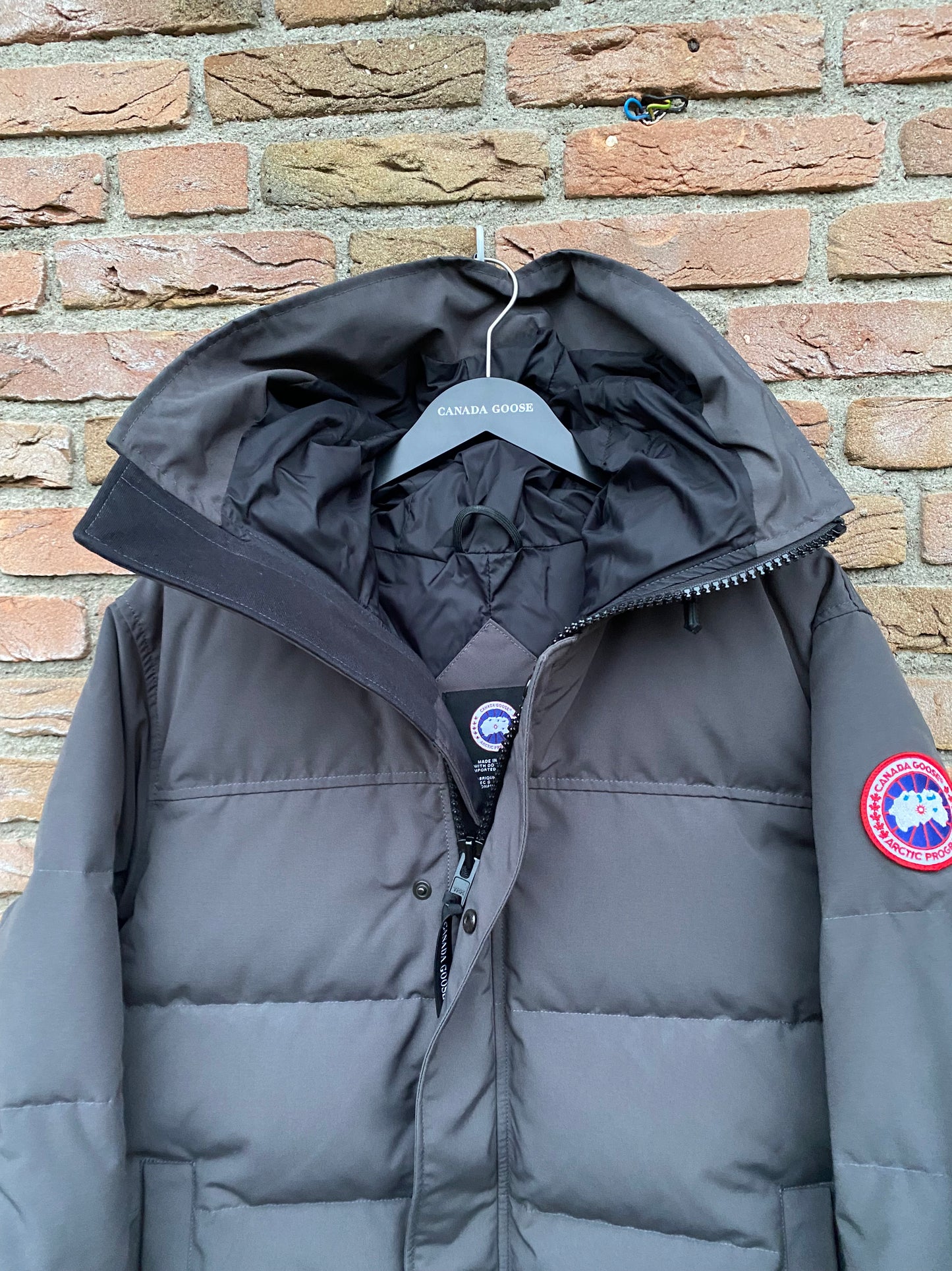 Canada Goose MacMillan Parka - L