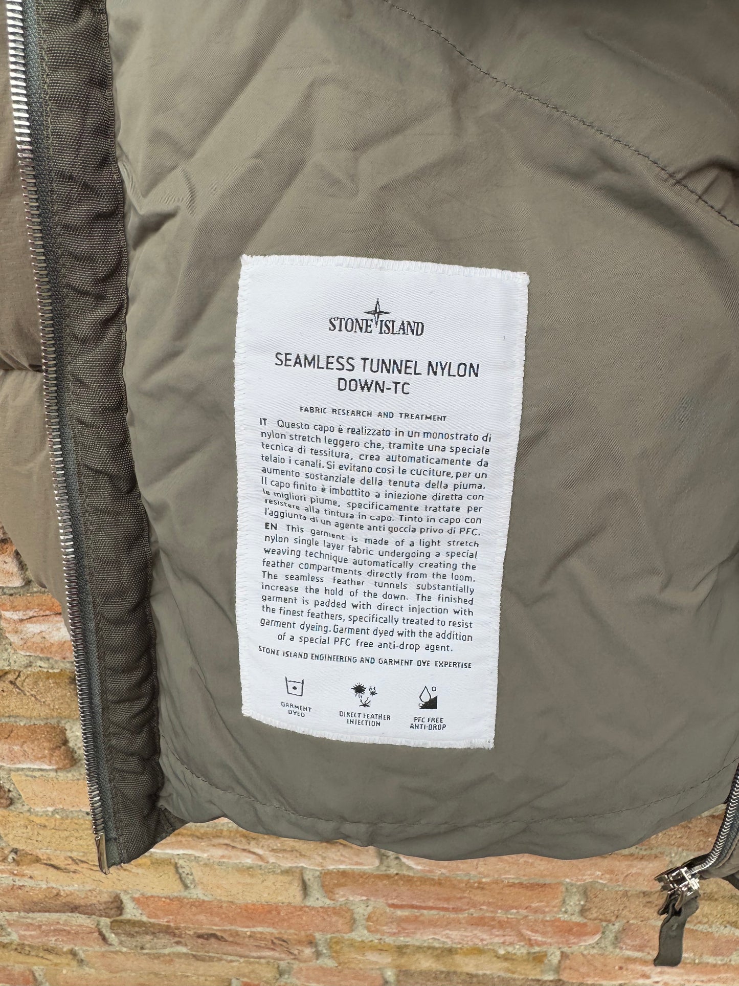 Stone Island Seamless Tunnel Nylon Down-TC Jacket - XL