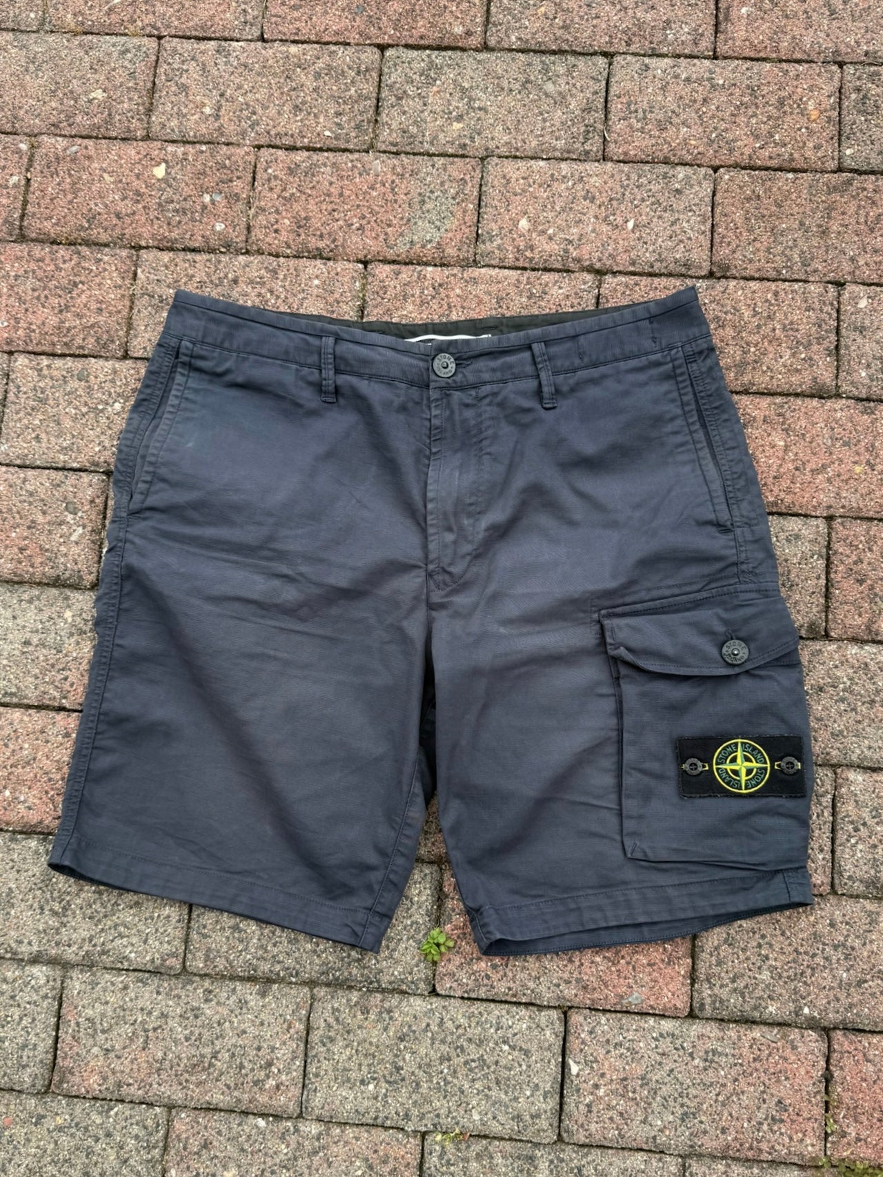 Stone Island Cargo Shorts - W33