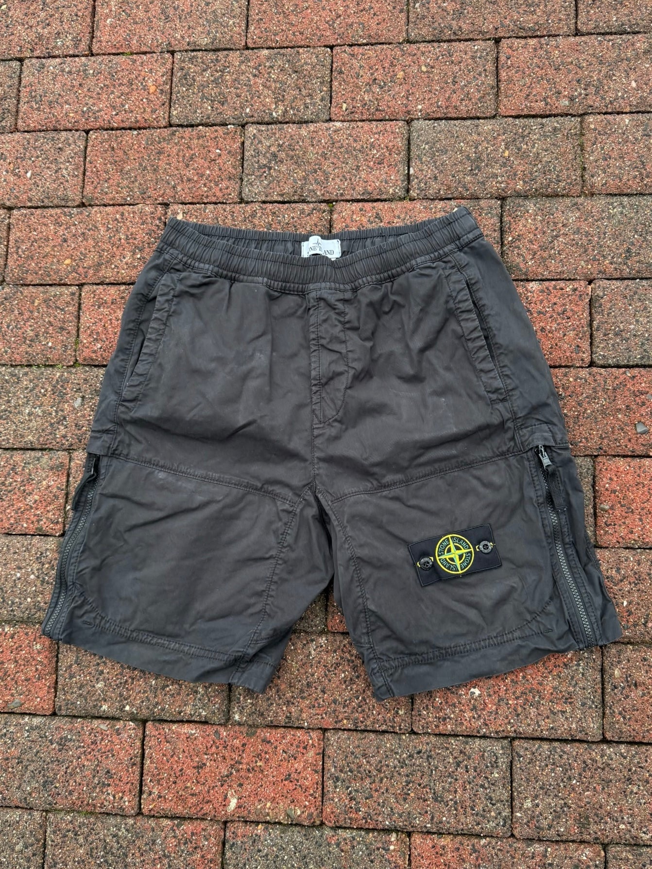 Stone Island Cargo Shorts - W30