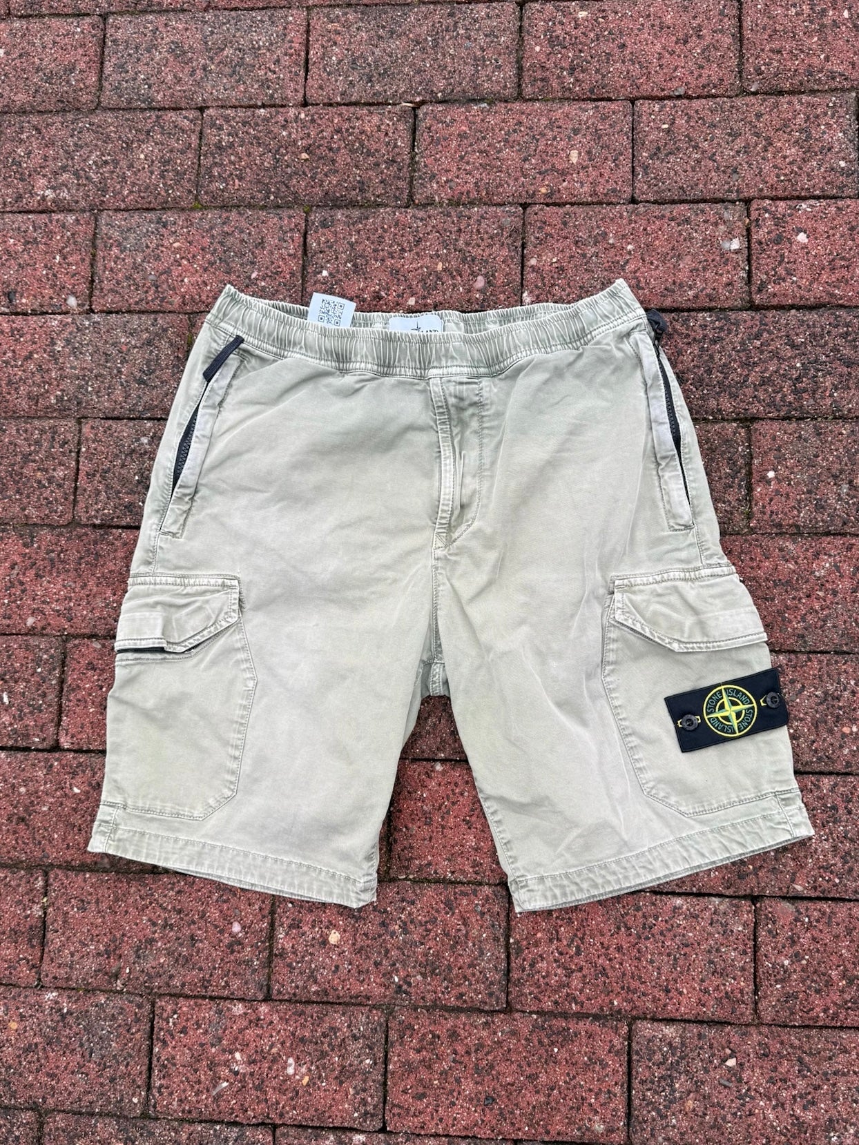 Stone Island Cargo Shorts - W30
