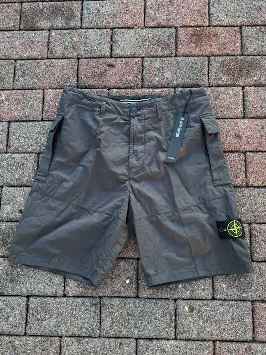 Stone Island Cargo Shorts - W32
