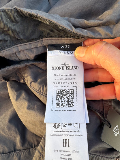 Stone Island Cargo Shorts - W32