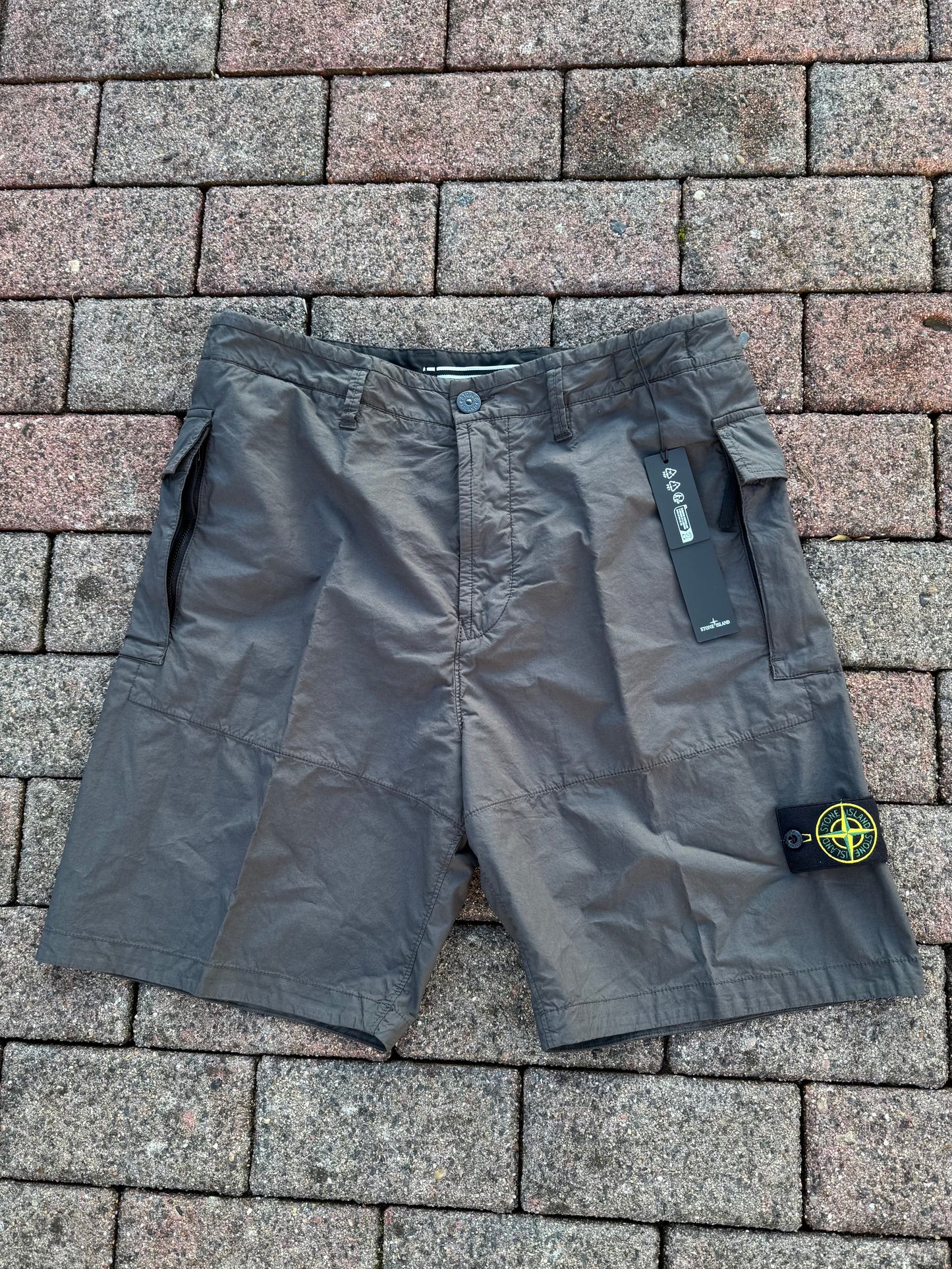 Stone Island Cargo Shorts - W32