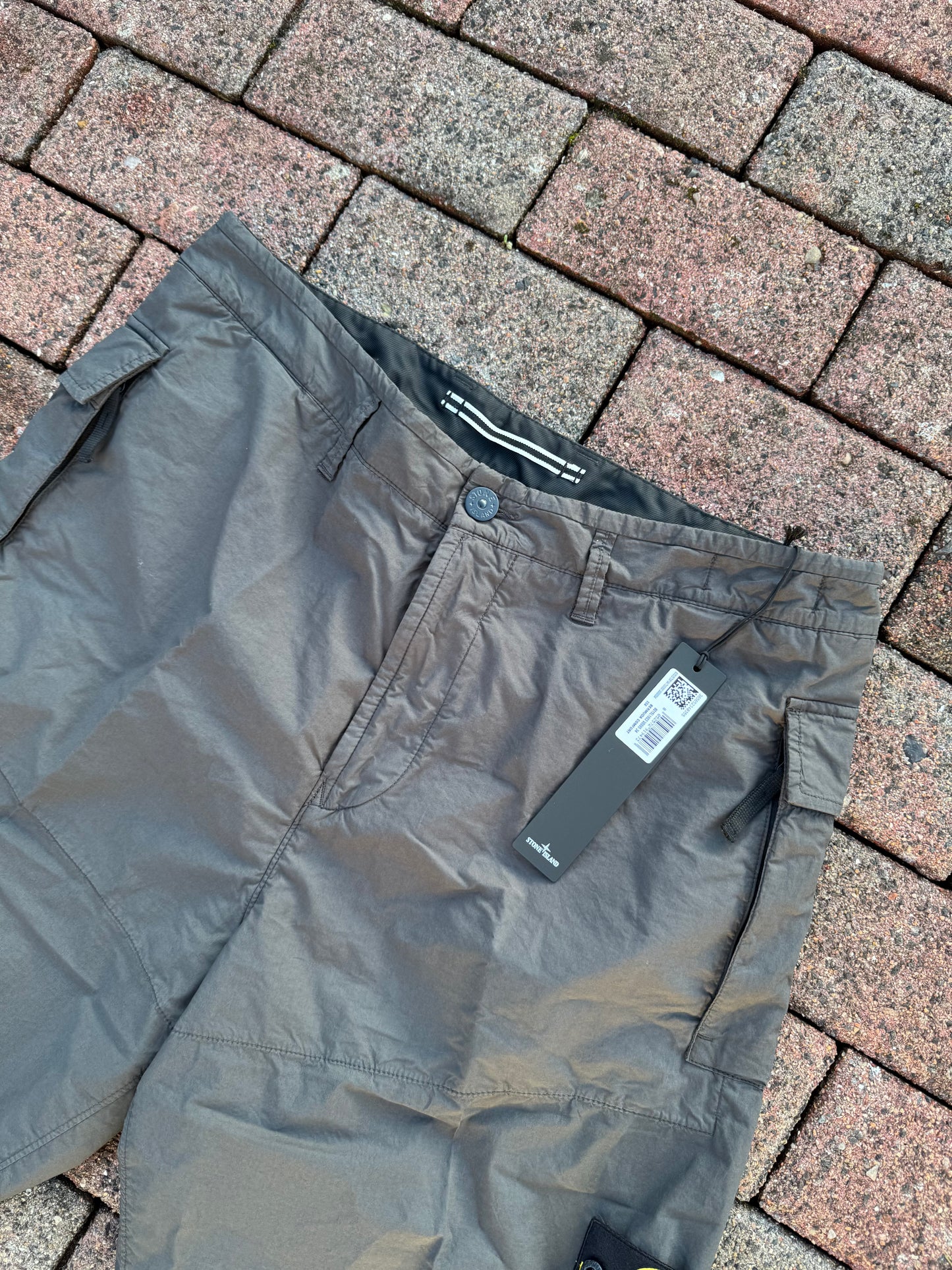 Stone Island Cargo Shorts - W34
