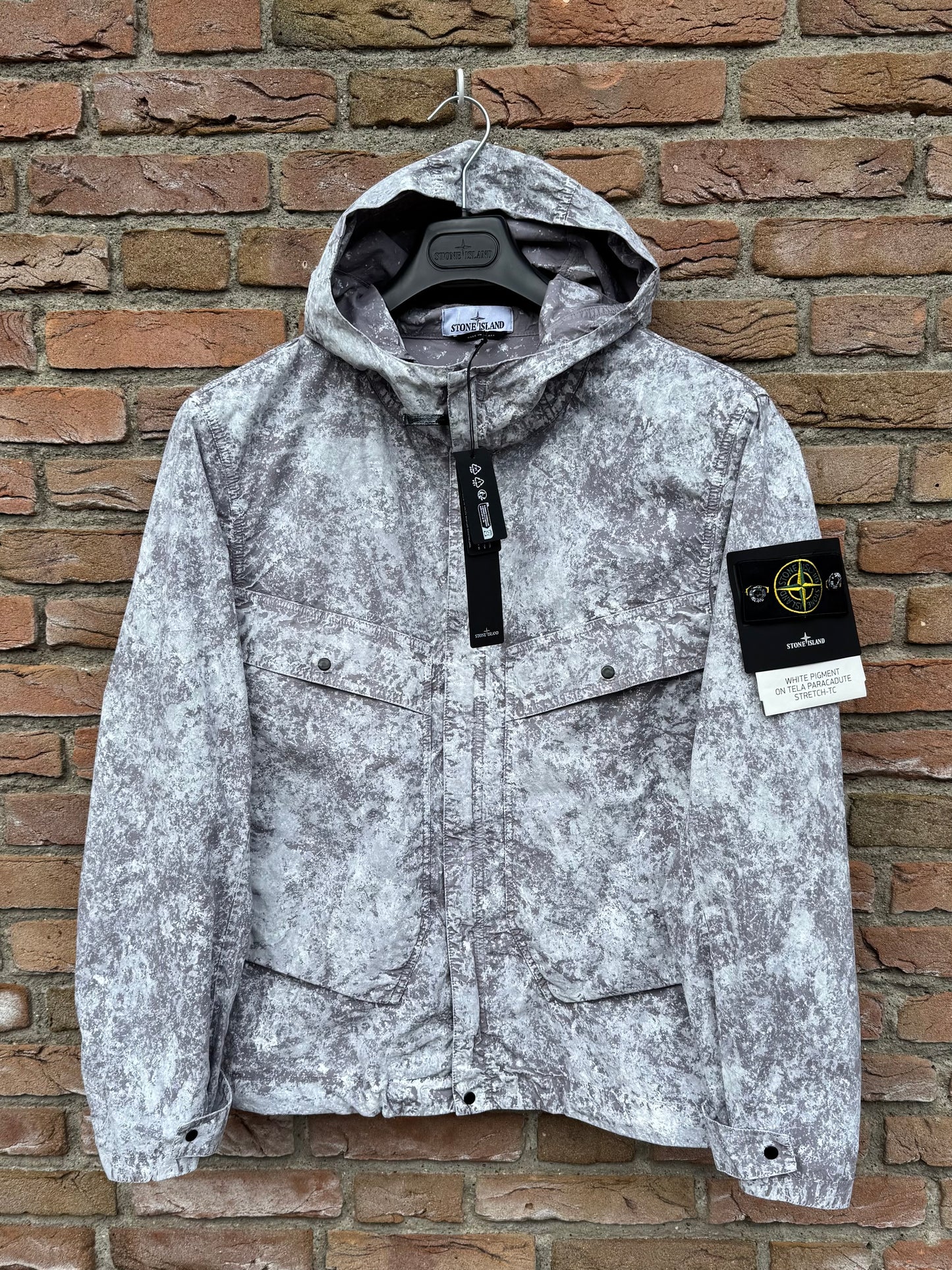 Stone Island White Pigment on Tela Paracadute Stretch-TC Jacket - M