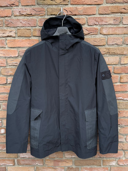 Stone Island Tank Shield Ghost feat. Multi Layer Fusion Jacket - L