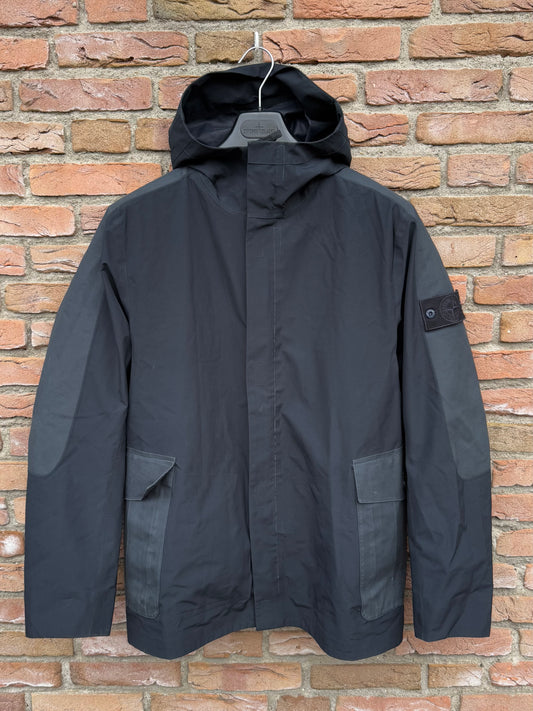 Stone Island Tank Shield Ghost feat. Multi Layer Fusion Jacket - L