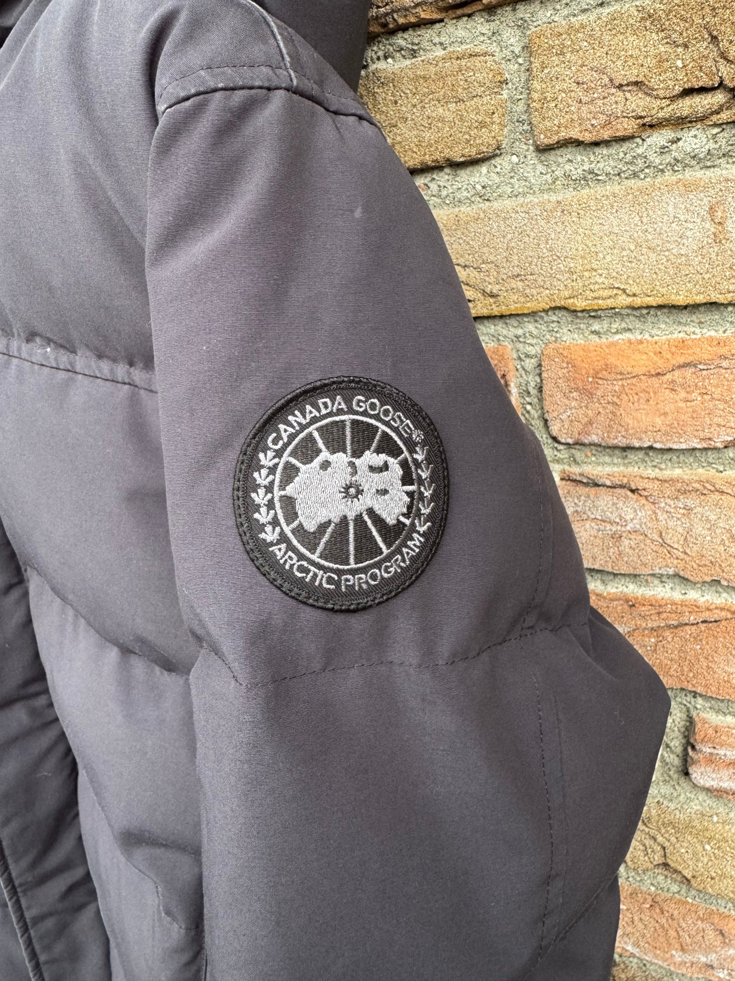Canada Goose MacMillan Parka - M