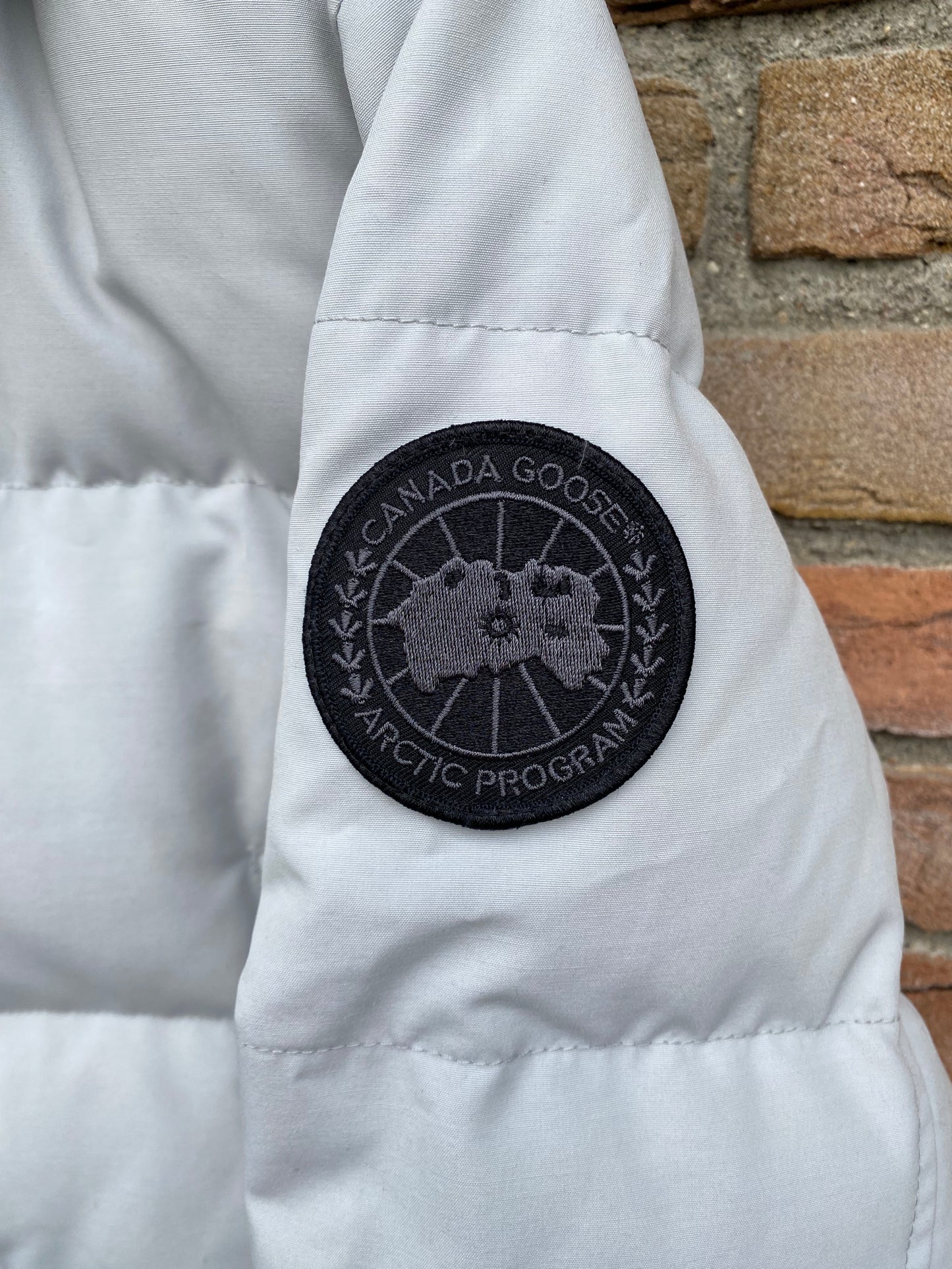 Canada Goose Wyndham Parka - M