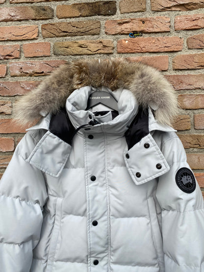 Canada Goose Wyndham Parka - M