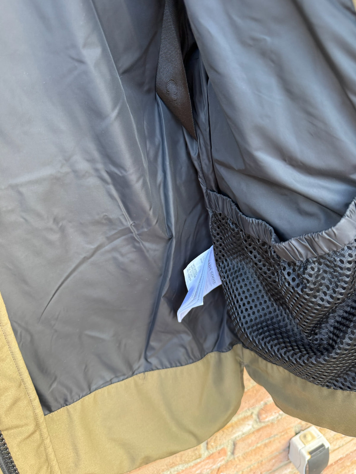 Canada Goose MacMillan Parka - M