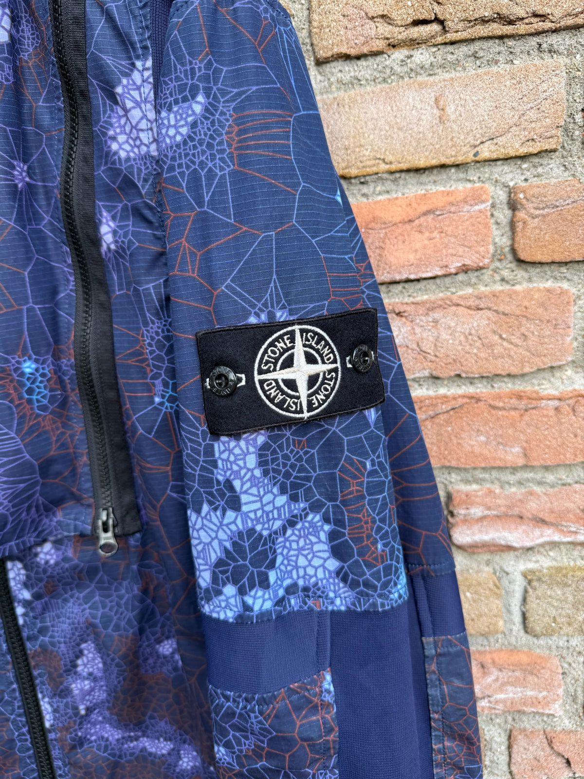 Stone Island Printed Heat Reactive Thermosensitive Fabric Jacket - L