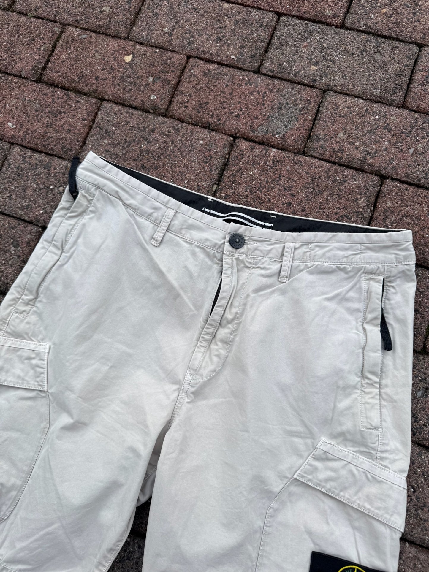Stone Island Cargo Shorts - W31