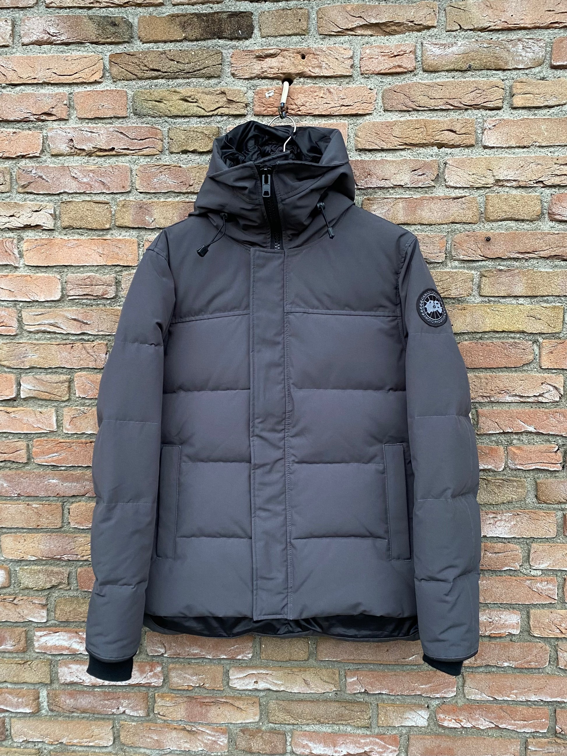 Canada Goose MacMillan Parka Black Label M – ebding