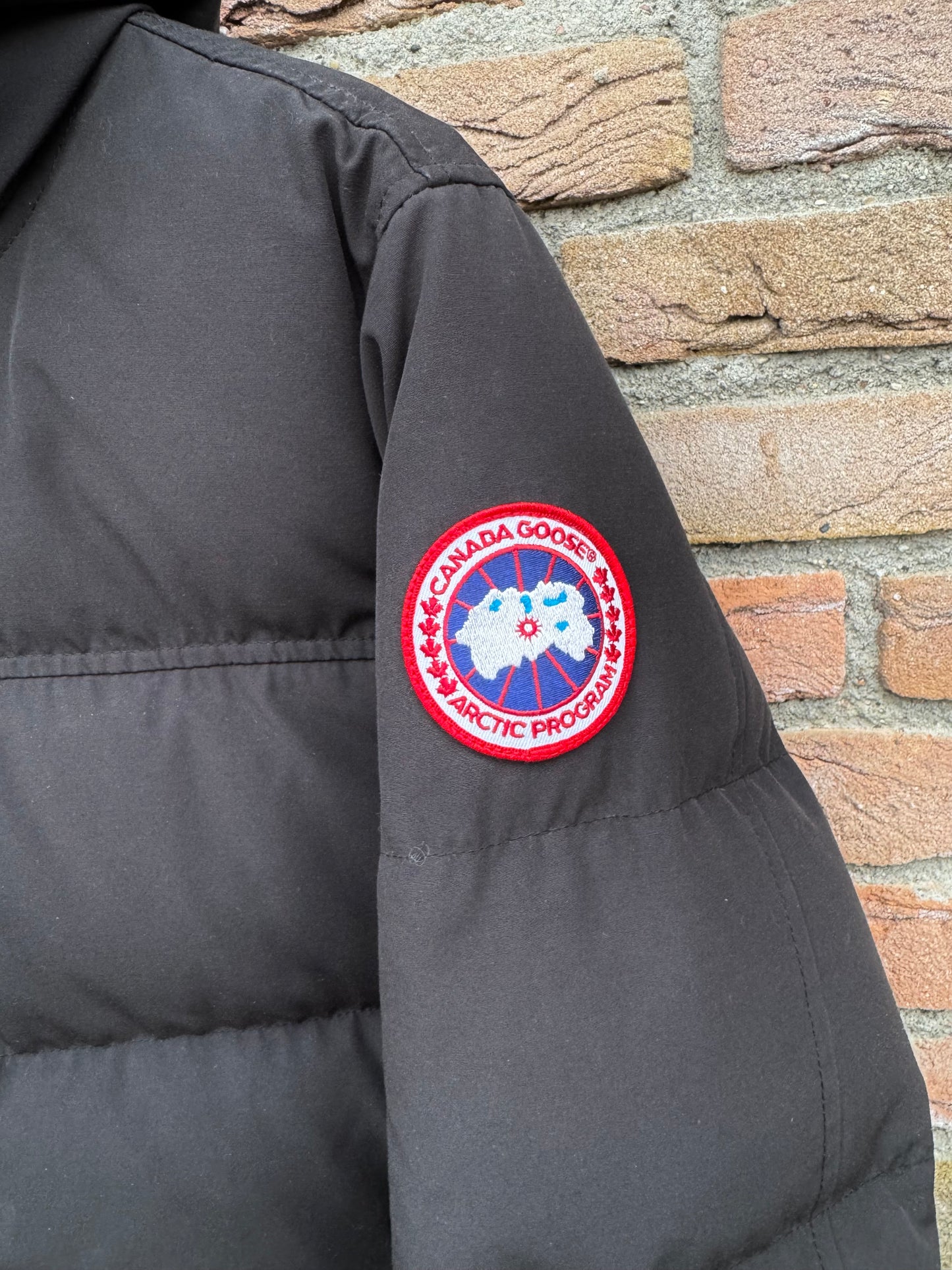 Canada Goose MacMillan Parka - M