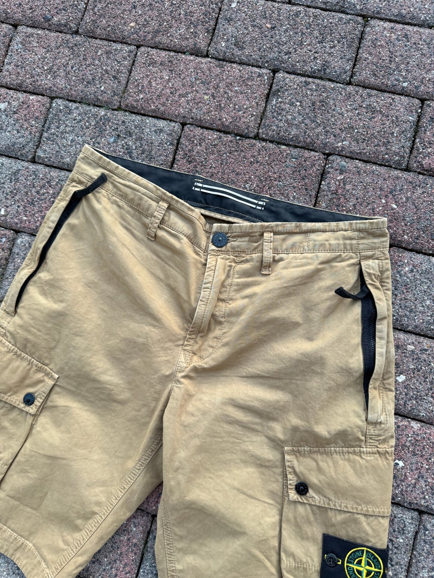 Stone Island Cargo Shorts - W31