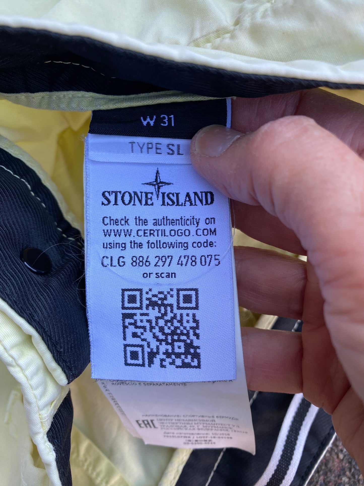 Stone Island Cargo Shorts - W31